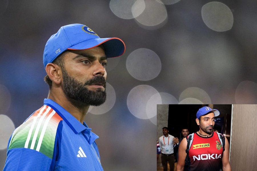 Virat Kohli, Robin Uthappa (inset)