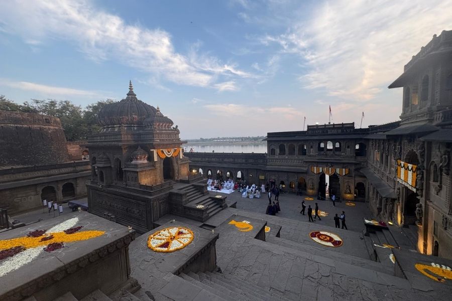The temples and Narmada River setting