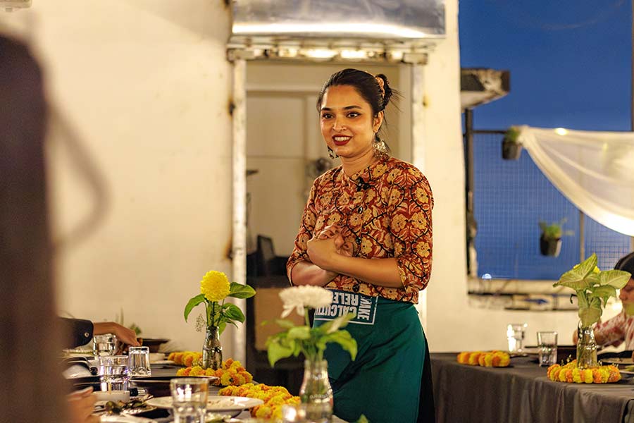 Chef Sohini Banerjee, who runs a supper club from her home in London, hosted a dinner at Offbeat CCU in Kolkata on February 7, in association with Make Calcutta Relevant Again. Her table was an ode to Kolkata’s winter, where she used winter vegetables and served winter delicacies 