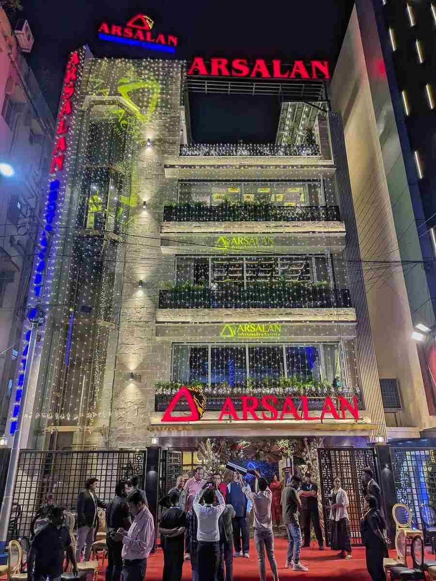 Arsalan has added a new three-storey outlet in Kolkata’s Park Circus. This is the 13th outlet in Kolkata of the chain, located at 28 Circus Avenue, about 300m away from the flagship outlet in Park Circus