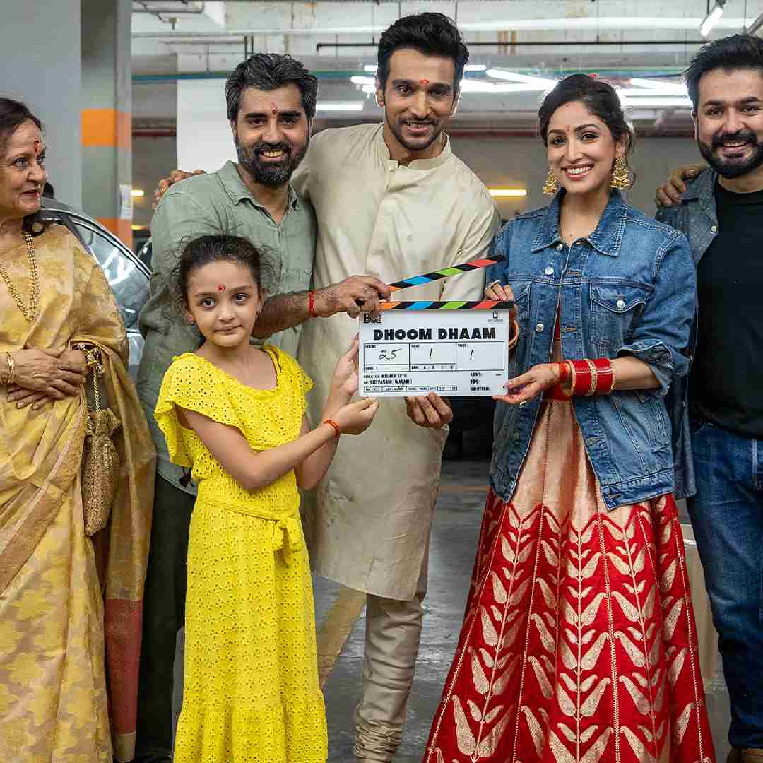 Netflix on Monday dropped fresh behind-the-scenes pictures from the sets of the Rishab Seth-directed thriller Dhoom Dhaam featuring actors Yami Gautam, Pratik Gandhi and Eijaz Khan.