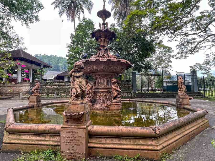 A commemorative fountain made in 1857 to welcome the Prince of Wales