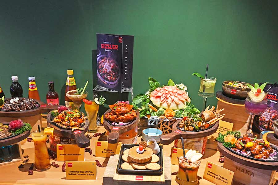 The enticing sizzle, the aroma, the smoky flavours, and that first irresistible bite — when someone say sizzler, isn’t that what comes to mind? If you’re craving a dramatic dish with sizzling hot flavours, worry not! The revamped Haka at Salt Lake City Centre 1 is hosting the Oriental Sizzler Festival — a mouth-watering celebration of Asian flavours and sizzling delights