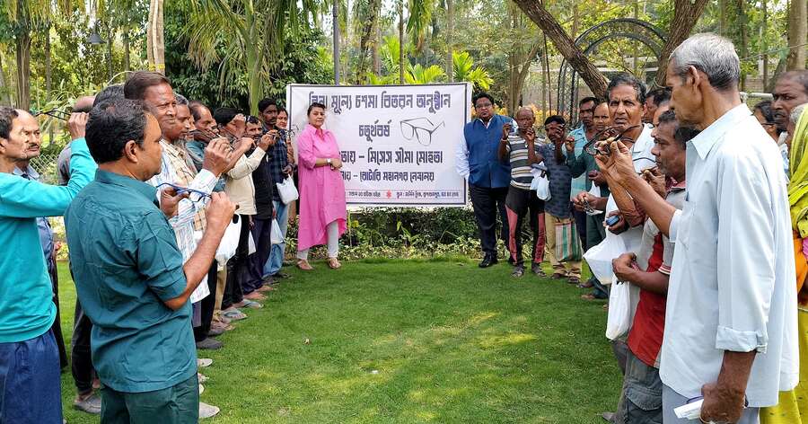 Merlin Group hosted an eye camp for 400 villagers in Bishnupur as part of its corporate social responsibility efforts. The camp, organised in collaboration with Rotary Mahanagar Netralaya, provided screenings, surgeries and prescription spectacles to over 275 villagers