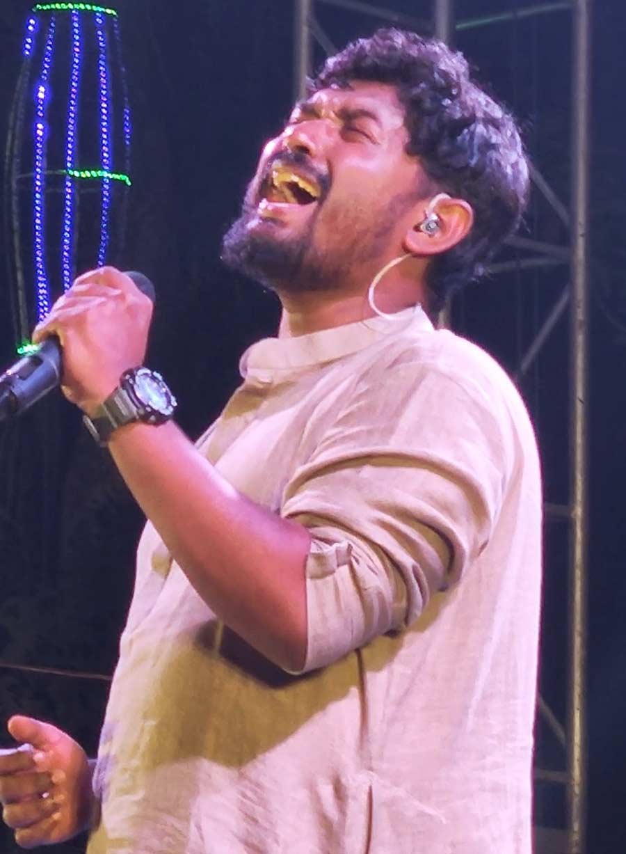 Singer Shovan Ganguly performed at the Press Club setting the celebratory mood