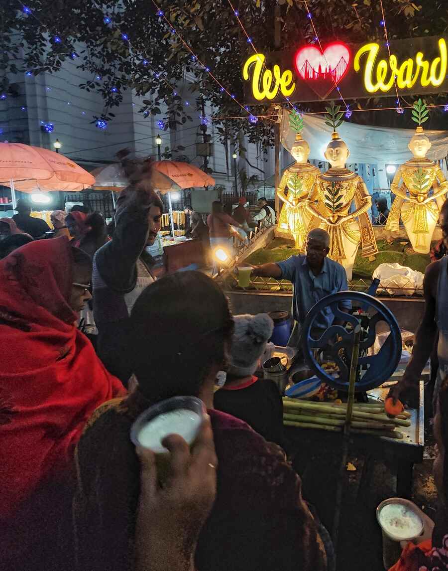 The sporadic winter chill has failed to subdue the demand for sugarcane juice in front of the Indian Museum