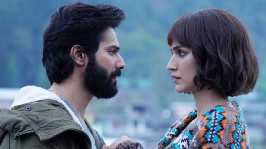 Varun Dhawan and Kriti Sanon in Bhediya