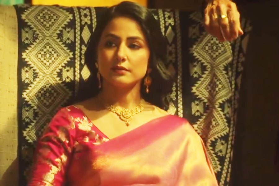 Hina Khan in Griha Laxmi