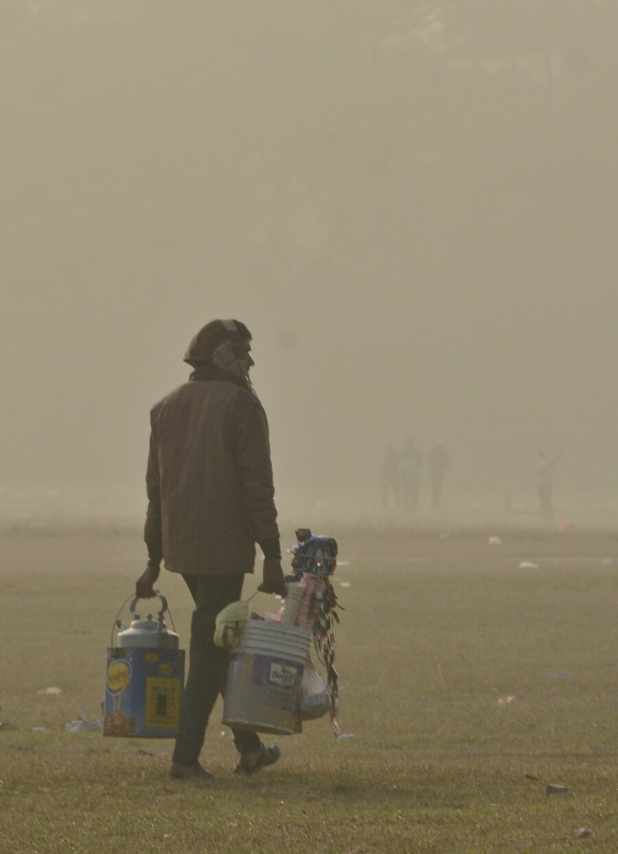 Nothing can be better than a cup of steaming milk or lemon tea to beat the winter chill on the Maidan 