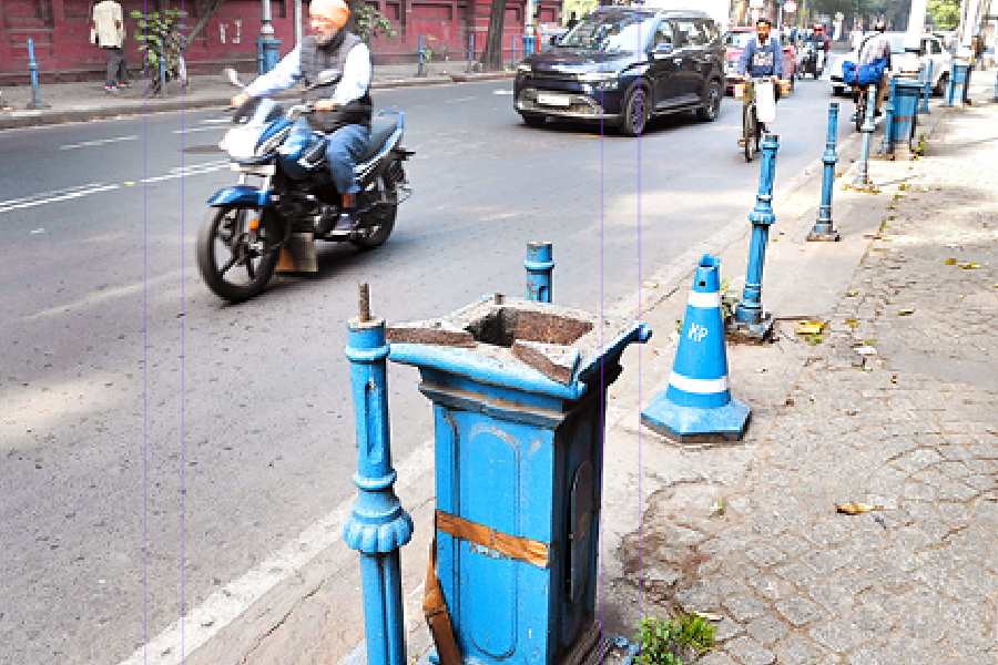 Dalhousie | Look what we've done to our city: Dalhousie street furniture stolen, mauled - Telegraph India