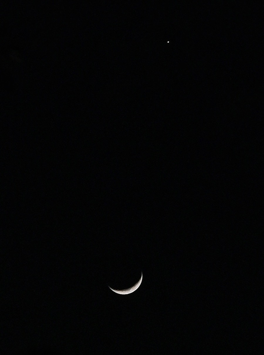 Venus appeared near the moon on January 3