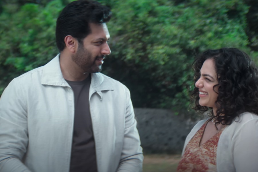 Jayam Ravi and Nithya Menen in Kadhalikka Neramillai