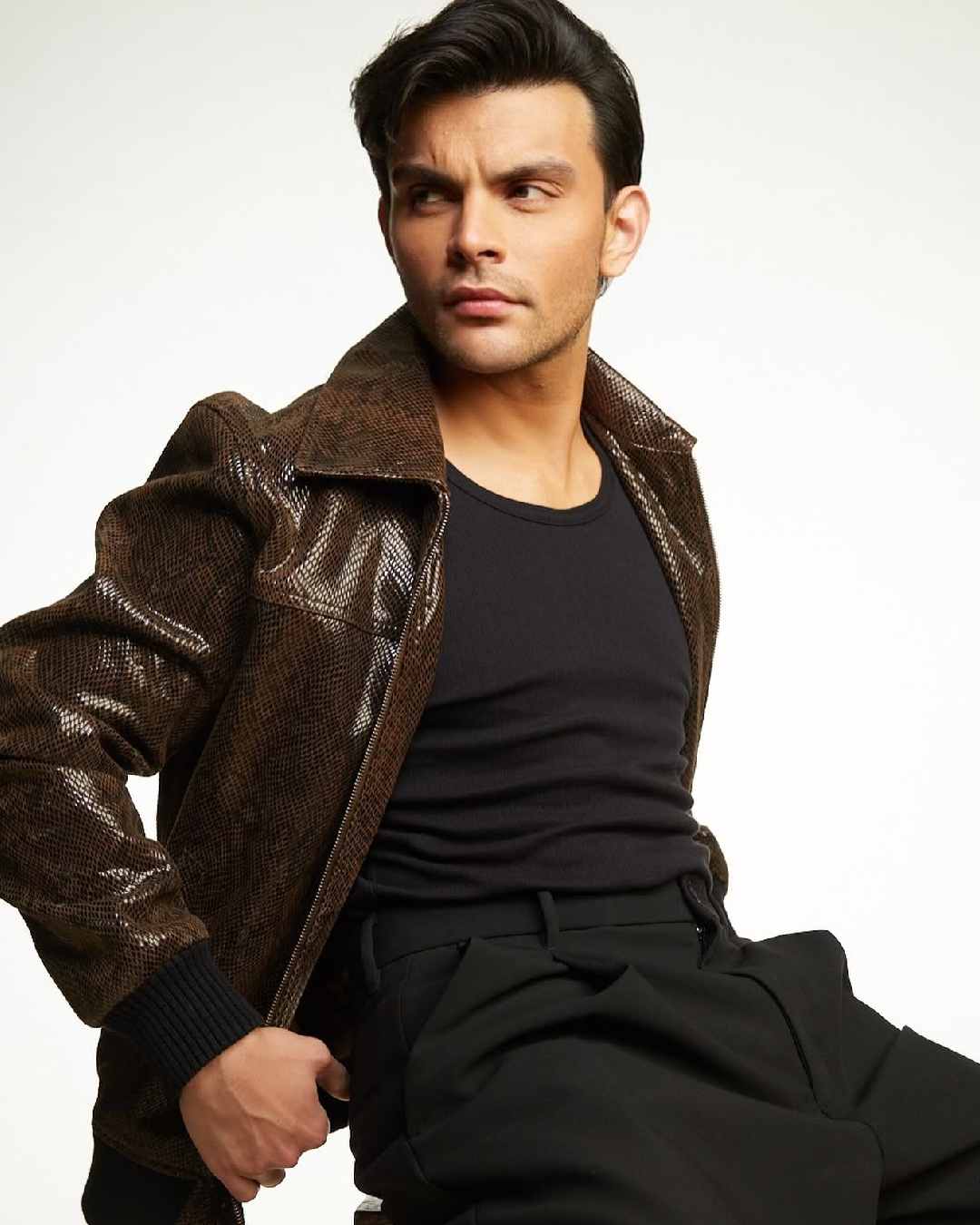 Former Maharashtra chief minister Sushilkumar Shinde’s grandson Veer Pahariya is set to make his big Bollywood debut alongside Akshay Kumar with the highly anticipated aerial action film Sky Force.