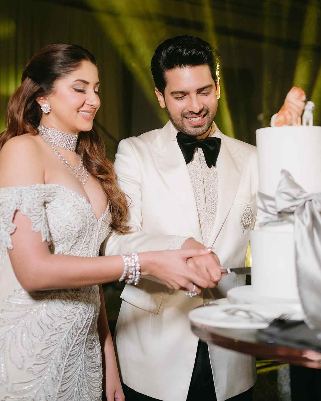Singer-songwriter Armaan Malik and social media influencer Aashna Shroff cut a cake together during the ceremony.