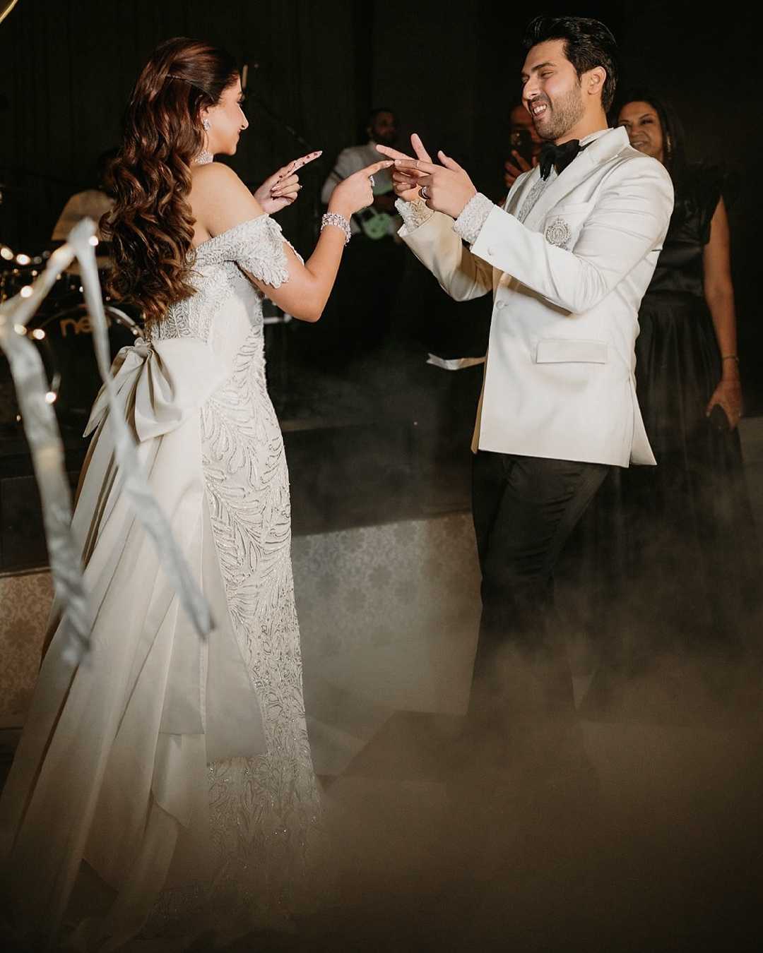 Armaan and Aashna shook a leg on the dance floor.