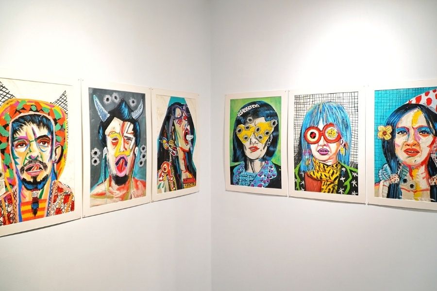 Sumantra Mukherjee’s ‘Traits & Kraits’ is a series of 39 works, spread over all three sites, demonstrating the artist’s interpretation of popular stickers and lottery tickets. “Through this series, I wanted to express an understanding of the friends and sometimes strangers around me, comprising a series of superimpositions. They range from the greed of abundant opportunities, the confusion from diverging thoughts, and even the loss that emanates from being separated from all that is familiar,” Sumantra explained