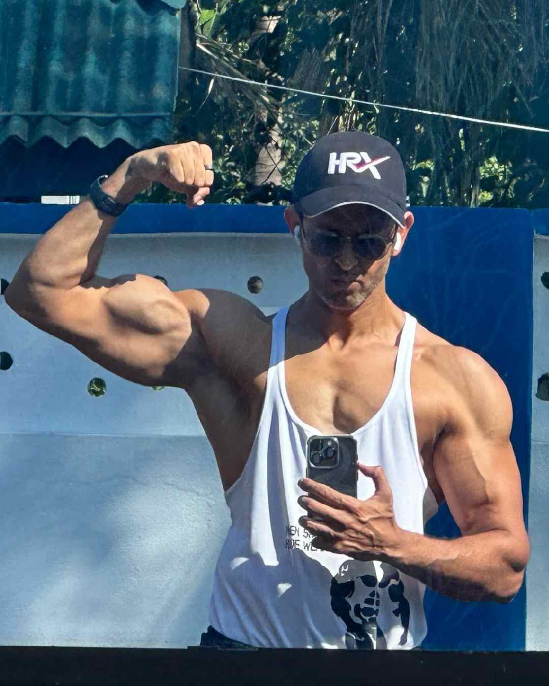 Hrithik flexed his biceps in a mirror selfie, proving he is also Bollywood’s fitness icon. The actor celebrated his third anniversary with girlfriend Saba Azad in October last year. 