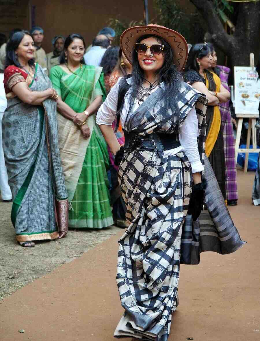 The exhibition had a number of stalls with items spanning across fashion, jewellery, home decor, art, crafts, and gourmet food. It provided a significant platform, highlighting the work and craftsmanship of small-scale artists and artisans from villages 