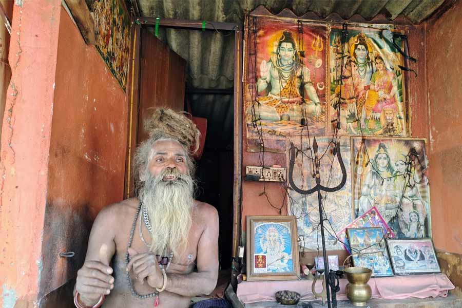 A Naga sanyasi from Madhya Pradesh, Maharaj Mahendra Giri, opined that the facilities in Gangasagar have improved significantly over the last few years