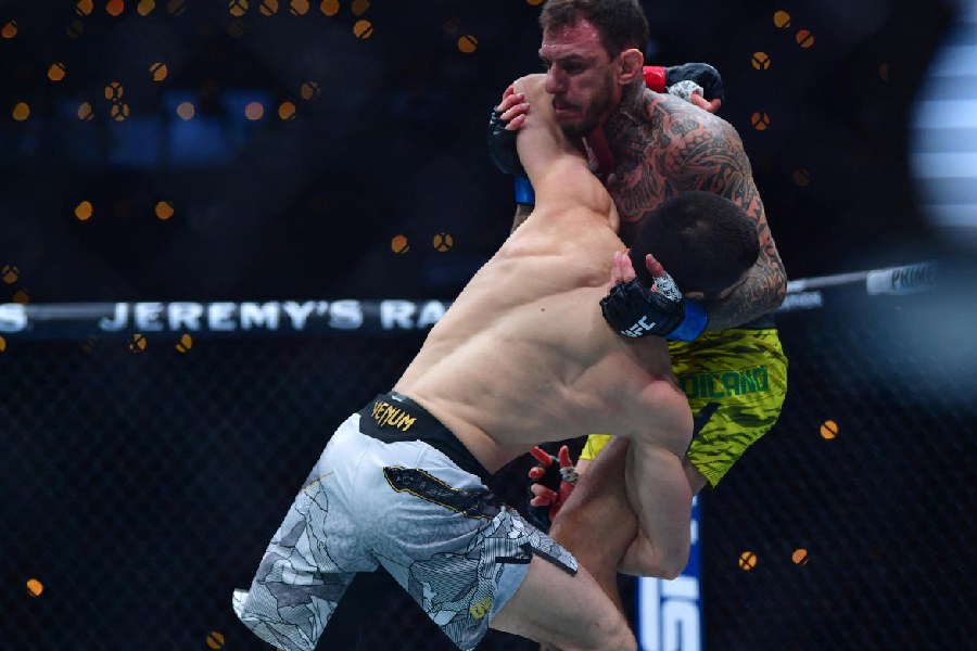 Makhachev remained greatly composed and went for the Brazilian's legs the moment opportunity bloomed. With less than a minute left in the first round, Makhachev submitted Renato with a  D'Arce choke to retain his lightweight title.   