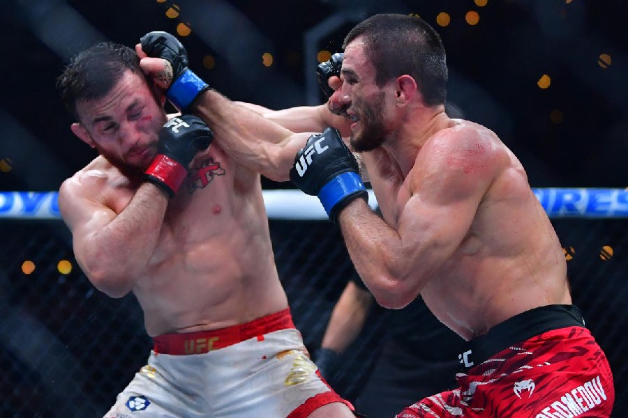 Merab landed 143 strikes on Umar. In addition, the Georgian fighter had seven successful takedowns.