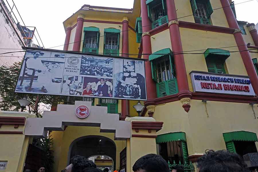 In 1909, Janakinath Bose (Subhas’ father) built a house at Elgin Road in Calcutta, where Netaji lived in his formative years. It was this house that was the centre of his political activities and it is from here that Netaji escaped from house arrest in 1940. As a result, it is this house that is most associated with Subhas Chandra Bose and is now a museum called Netaji Bhavan