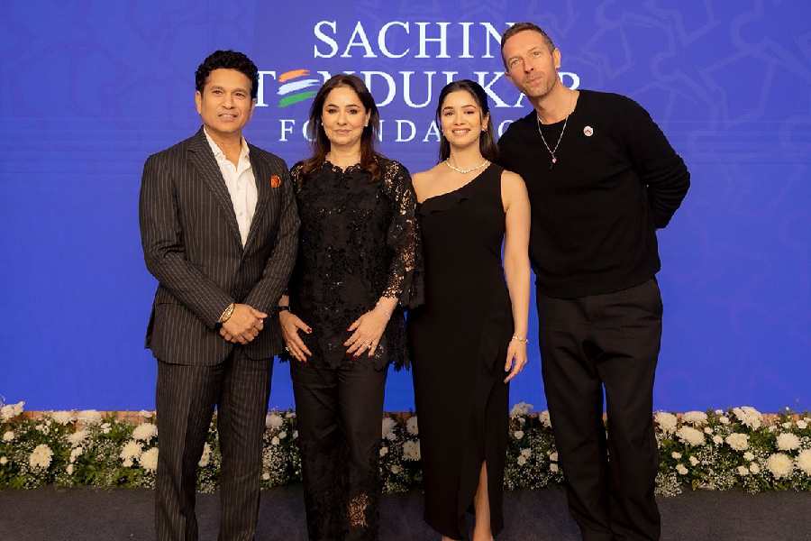 Sachin Tendulkar, Anjali Tendulkar, Sara Tendulkar, Christ Martin