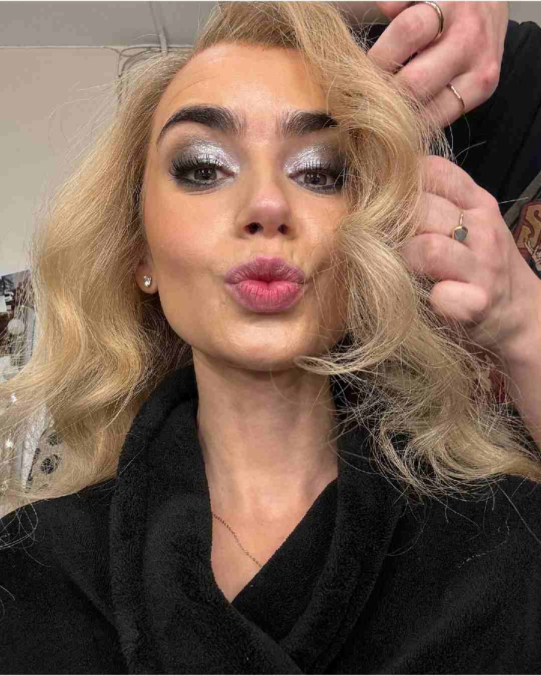 Emily in Paris star Lily Collins shared a selfie from her green room as she got ready for her performance.  
