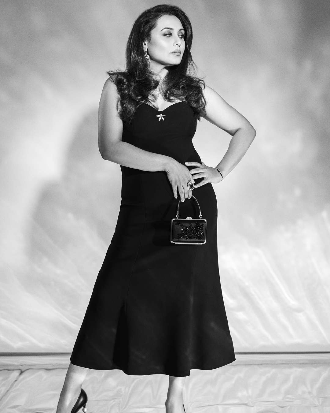 Rani Mukerji’s classic black bodycon dress made for a killer outfit. The actress completed her look with a pair of high heels and a dainty clutch.  