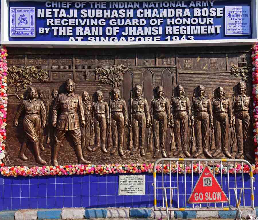 Kolkata Municipal Corporation (KMC) has installed a sculpture of Netaji Subhash Chandra Bose next to Noti Binodini Hall, Hatibagan. The sculpture shows Bose receiving Guard of Honour from the Rani of Jhansi Regiment at Singapore in 1943   
