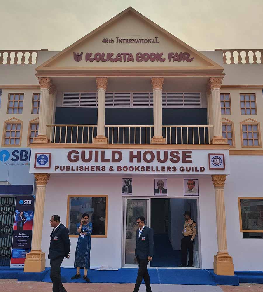 In an era of e-books and paperless reading habits, the Guild has taken an initiative to encourage readers to keep the book buying habit alive with an initiative named ‘Buy books and win a Book Library’. A daily lottery will give 15 winners a Book Fair gift coupon word Rs. 1,000. To make navigation easier on the Book Fair ground, the Guild has also launched an Android app designed by Sister Nivedita University. The app and the ground map can be accessed by scanning a QR code displayed at various designated points around the Book Fair ground. In another first, two ducks named Haso and Hasi mascots have been introduced as mascots to welcome bibliophiles at the venue. The Book Fair will be open every day till February 9, from noon to 8pm