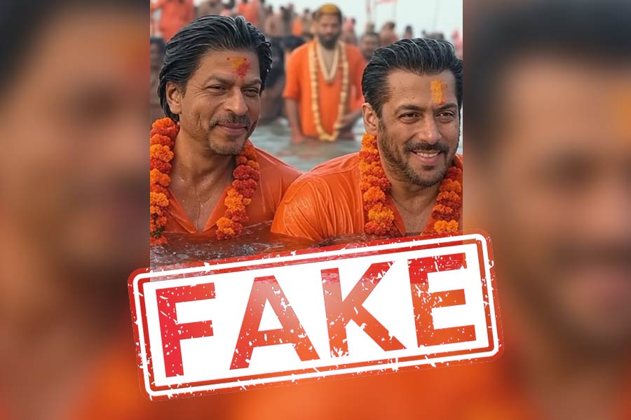 Fake image of Salman Khan and Shah Rukh Khan at Mahakumbh