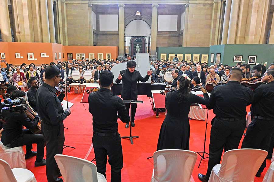 Talpain, who is also a noted music conductor, collaborated with Commellato and Kolkata Sinfonietta. Talking about his bond with Commellato and the concert, Talpain said to My Kolkata, ‘Commellato has been a friend of mine for almost 20 years, and we wanted to do a concert together. We did a lot of concerts in Europe, and also did recordings. Mozart and Beethoven are the glorious stars in the sky of western classical music’