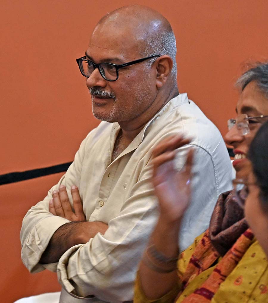 Academic, author and Western classical music lover Niladri R. Chatterjee, was at the concert and shared his experience of the evening. ‘My first Western classical music concert was in 1985 at St. Paul’s Cathedral. This city has witnessed performances of the likes of Zubin Mehta and Philip Glass! I am glad that Alliance Française is keeping that tradition alive. The concert of two concertos was wonderful, not only for the superb rendition of Beethoven’s very popular ‘Concerto for Piano No. 3’, but also for the lovely bonus of two encores. My only peeve: I wish this city would learn not to clap between movements’