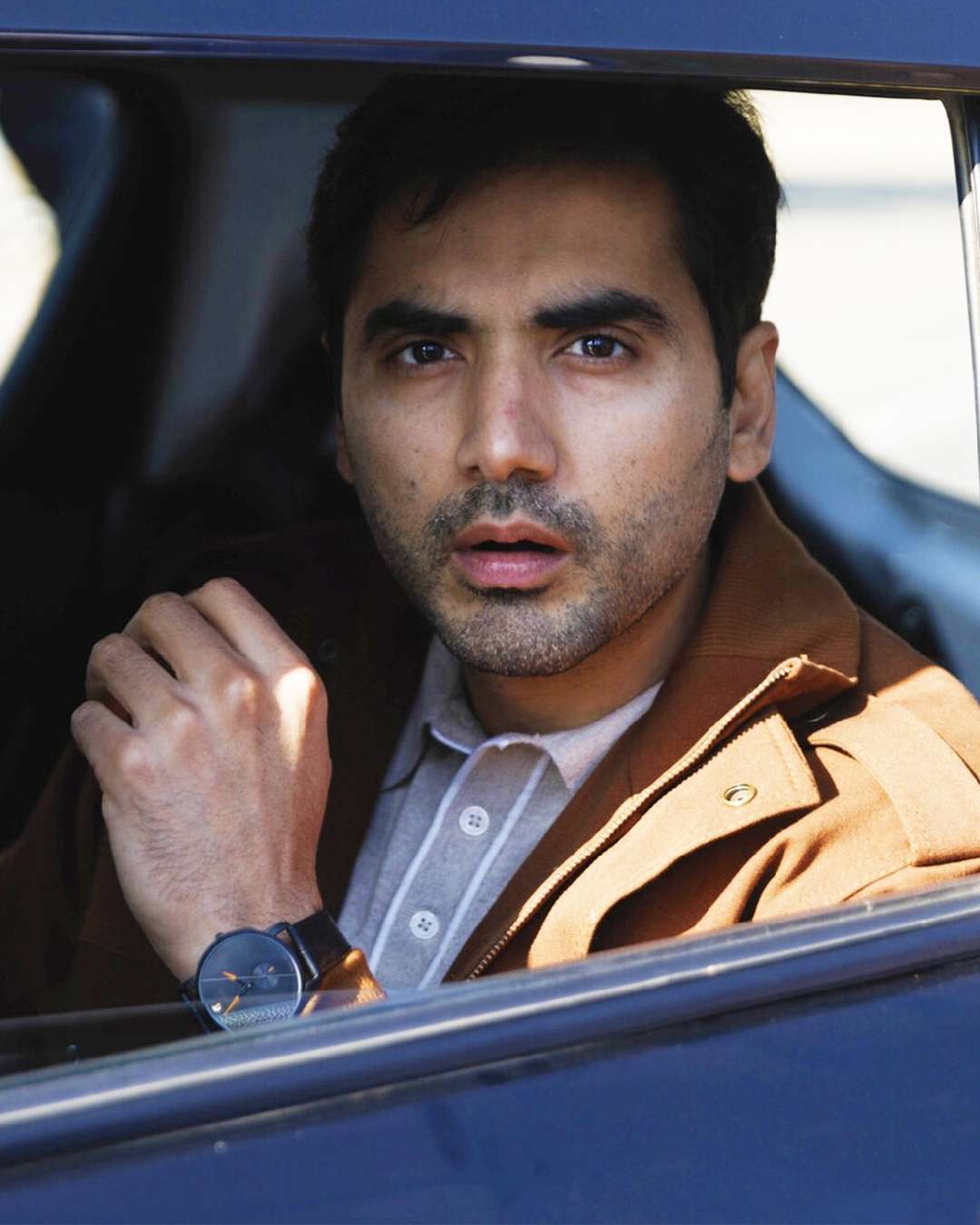 Ishwak looked at the camera while being seated inside a car. The 35-year-old actor plays Ishwak Ansari, Hathi Ram's junior who assists him in the investigation.  