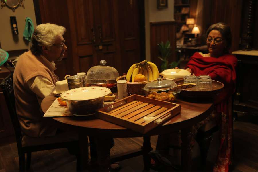 Aparna Sen and Anjan Dutt in Parambrata Chattopadhyay’s \'Ei Raat Tomar Amaar\'