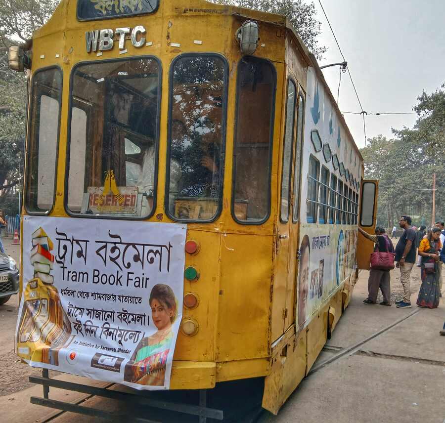 As International Kolkata Book Fair continues in full swing, Saraswati Bhandar organised a mobile book fair. The 'Tram Boimela' — a tram full of books — travelled from Esplanade to Shyambazar on Friday, inviting readers to come on board and buy their chosen reads