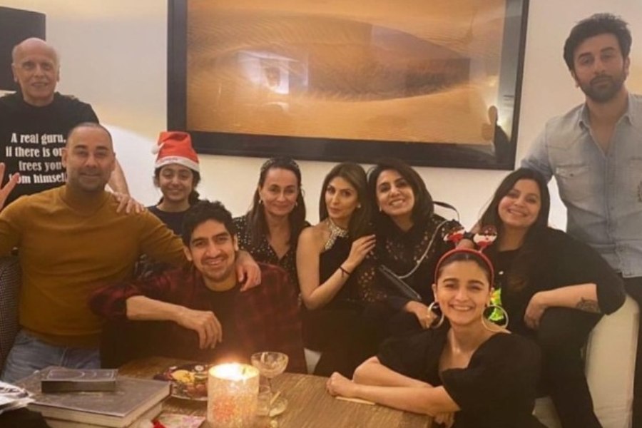 The Kapoor and Bhatt family at Christmas party