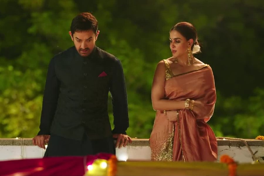 A still from ‘Sitaare Zameen Par’ featuring Aamir Khan and Genelia Deshmuk
