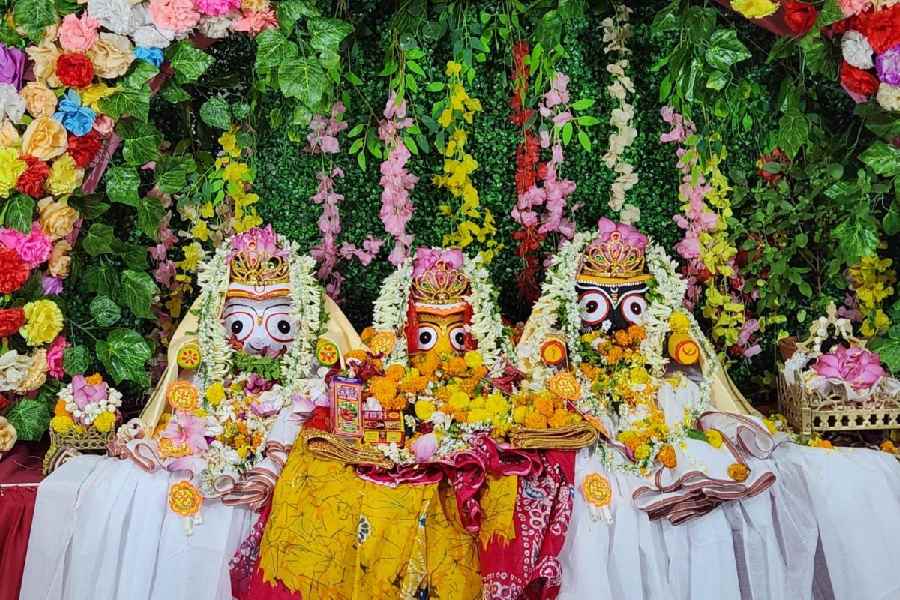 The deities being worshipped at BL Block