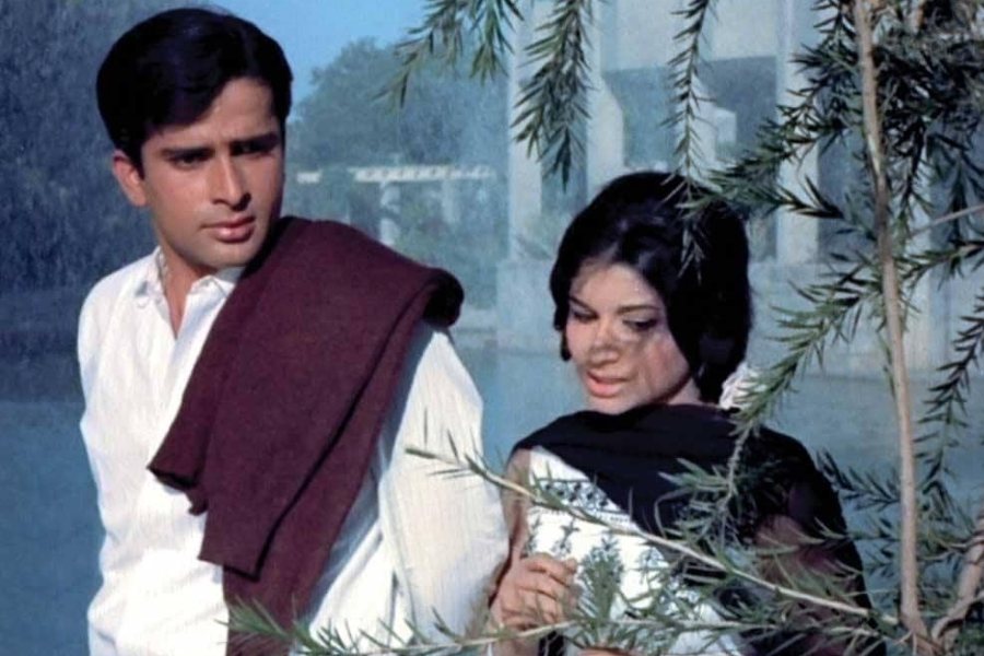 A still from 'Waqt'
