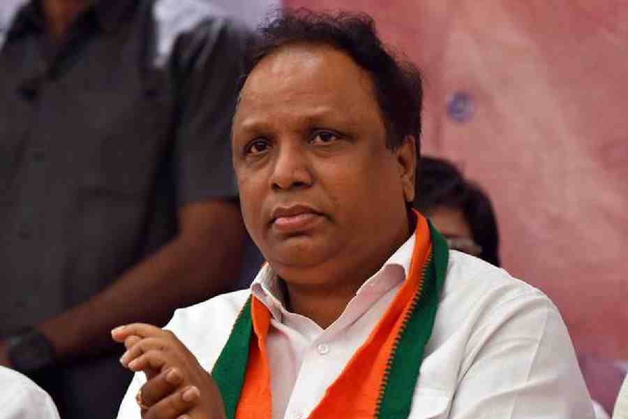 Members of Maharashtra Navnirman Sena take out a rally to counter a protest staged earlier by traders against the slapping of a food stall owner for not speaking in Marathi, at Mira road in Mumbai, Tuesday, July 8, 2025.