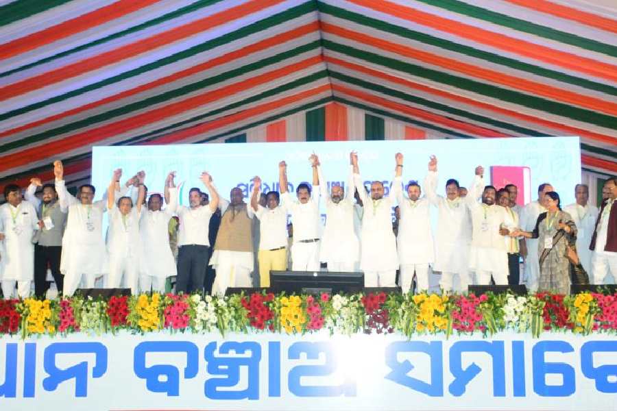 Odisha Congress leaders with Rahul Gandhi and Mallikarjun Kharge at the rally in Bhubaneswar on Friday