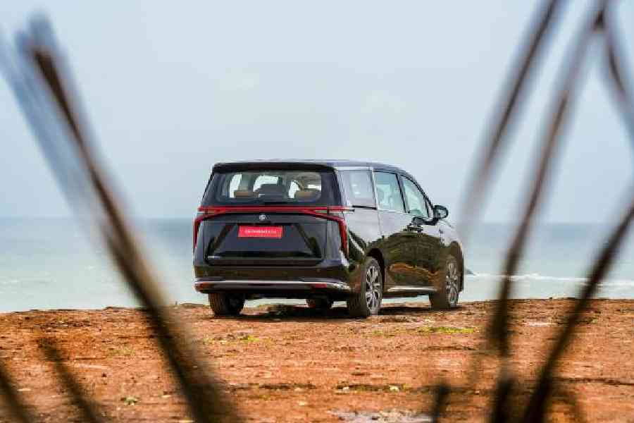 The MG M9EV Presidential Limousine looks somewhat boxy from the rear