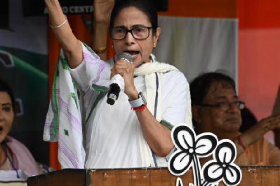 Mamata Banerjee speaks at the Dorina Crossing, Esplanade in Calcutta, on Wednesday afternoon