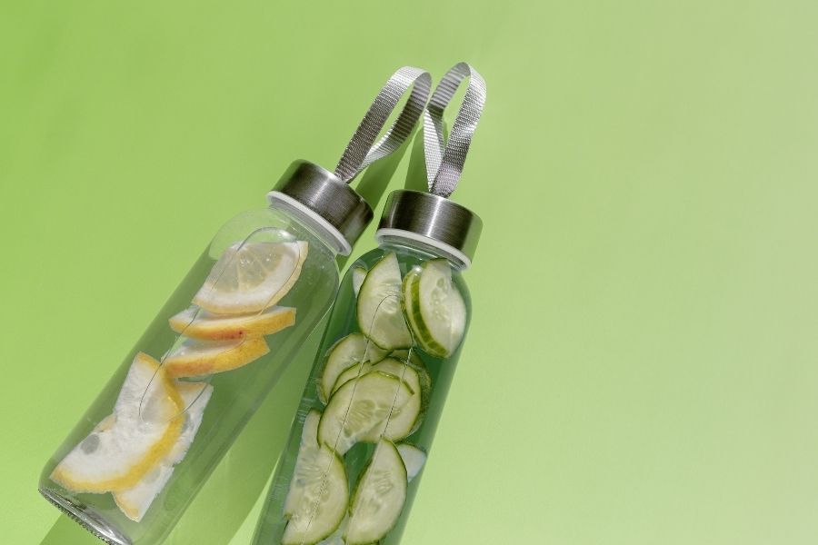 Acidic drinks can cause faster degradation of bottle caps or leach unwanted elements from lower-quality glass. Even oils and fruit infusions, when stored for long durations, can alter the chemical stability of the container
