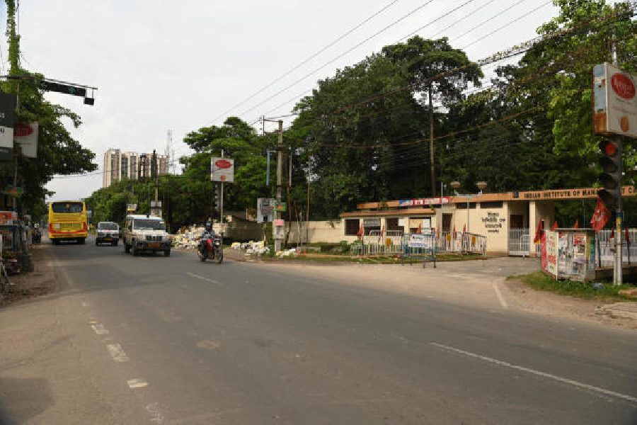 IIM Calcutta seeks reopening main gate after alleged rape incident
