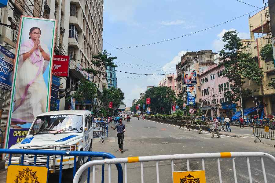 Central Avenue was barricaded on the northern side from the crossing of Ganesh Chandra Avenue and Central Avenue