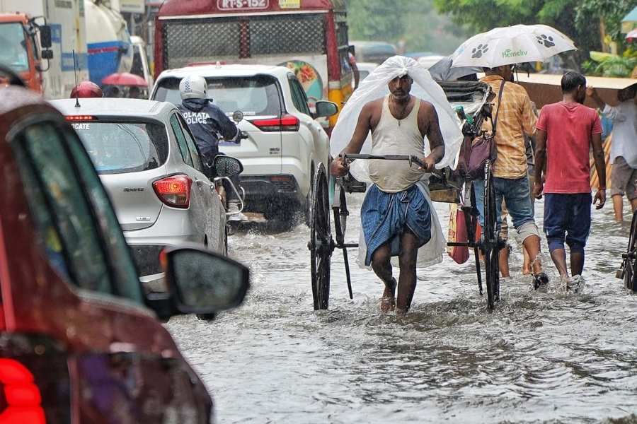 Kolkata Weather and Rain Today | Kolkata reels under rain; Behala, Garia,  Tollygunge, Central Avenue sees significant waterlogging - Telegraph India