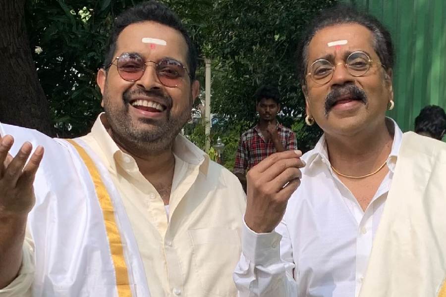 Shankar Mahadevan, Hariharan